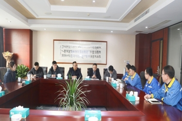 平湖市副市长管立松一行莅临ROYAL皇家88纸业慰问高端人才